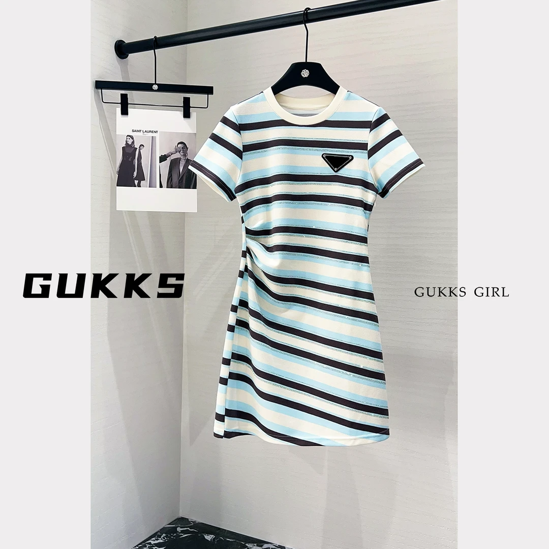 GUKKS新款条纹圆领连衣裙女装洋气百搭设计感设计收褶GK004