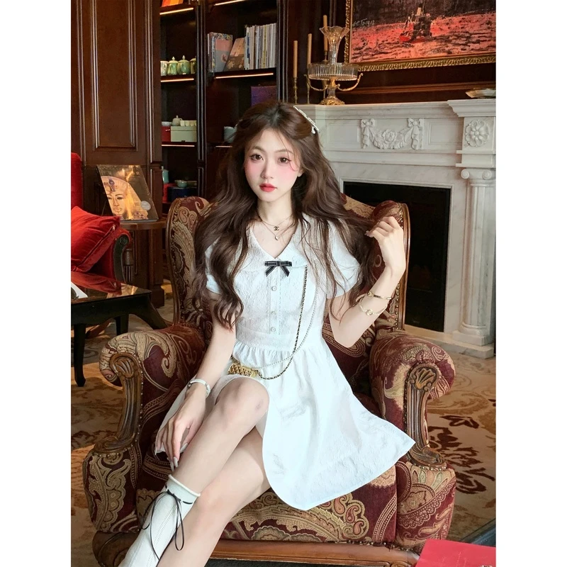 Q女家 白茶莉莉安/法式千金白色女秋季小香气质小个子连衣裙