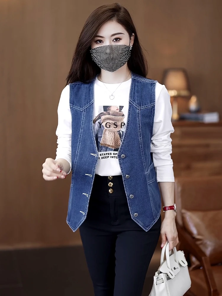 V领大码牛仔马甲女短款2024春秋宽松休闲小个子外搭坎肩背心外套