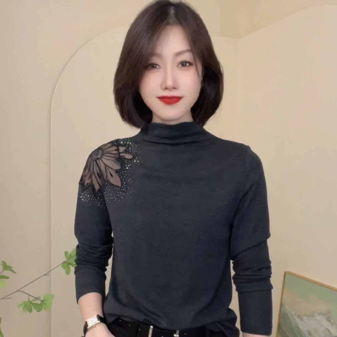 2024秋季新款时尚半高领纯色花型镂空长袖T恤中年女装显瘦打底衫