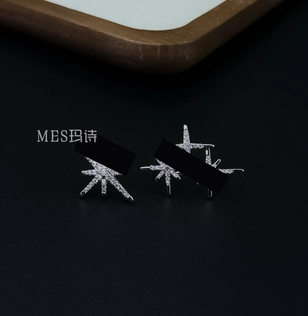 铜合金合成锆石耳饰 气质时尚设计师小众耳钉522