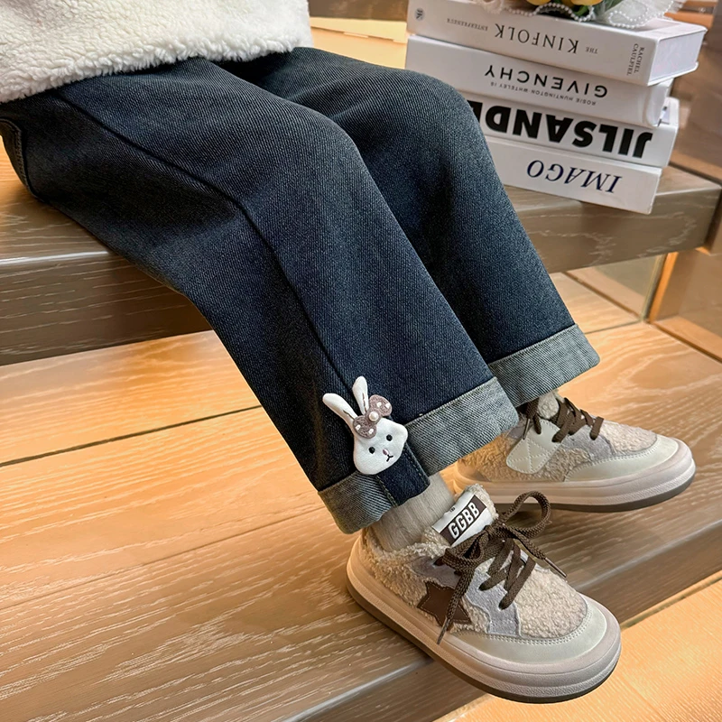 女童洋气宽松加绒牛仔裤秋冬季2024新款一体绒保暖加厚女宝宝裤子