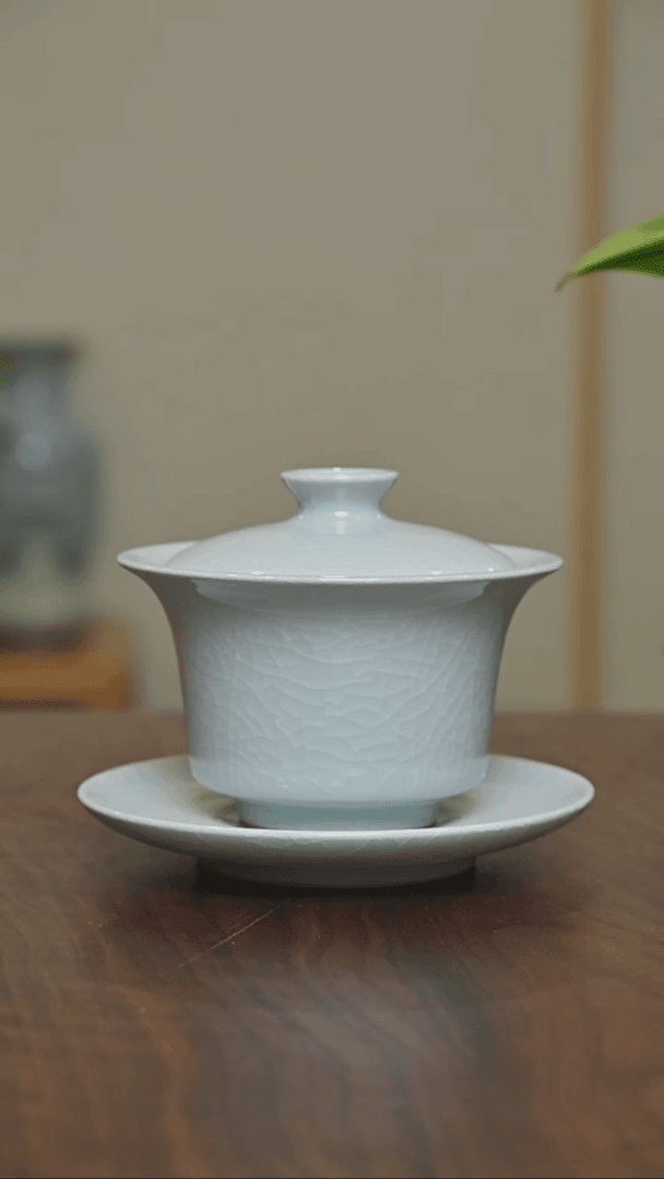 【闪购商品】杯马蹄盖碗 微微瑕月白釉 朱家款