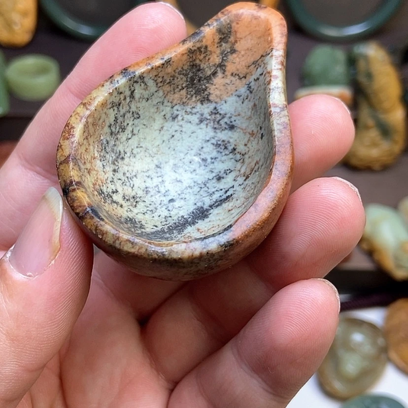 【闪购商品】岫岩河磨玉（透闪石质玉）颈饰未镶嵌小***％