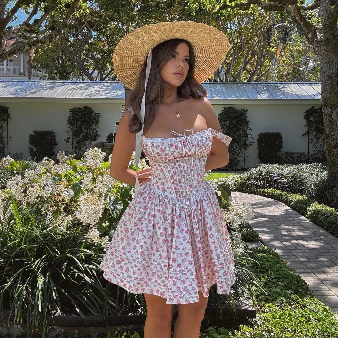 Younger Lady法式芭蕾风多巴胺玫瑰碎花吊带连衣裙穿搭短裙
