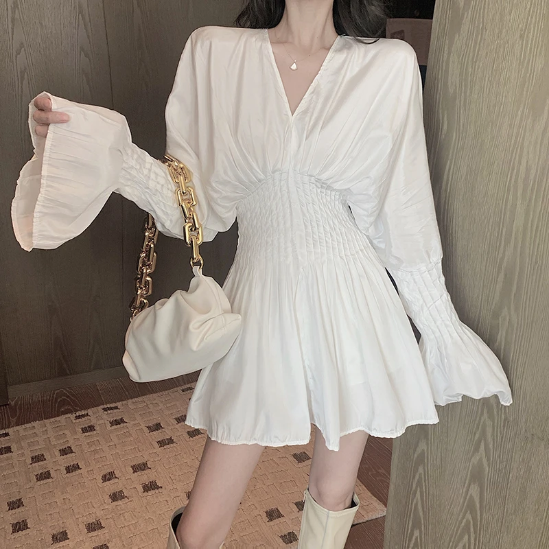 秋季气质女神范A字裙女超仙V领时尚心机收腰连衣裙