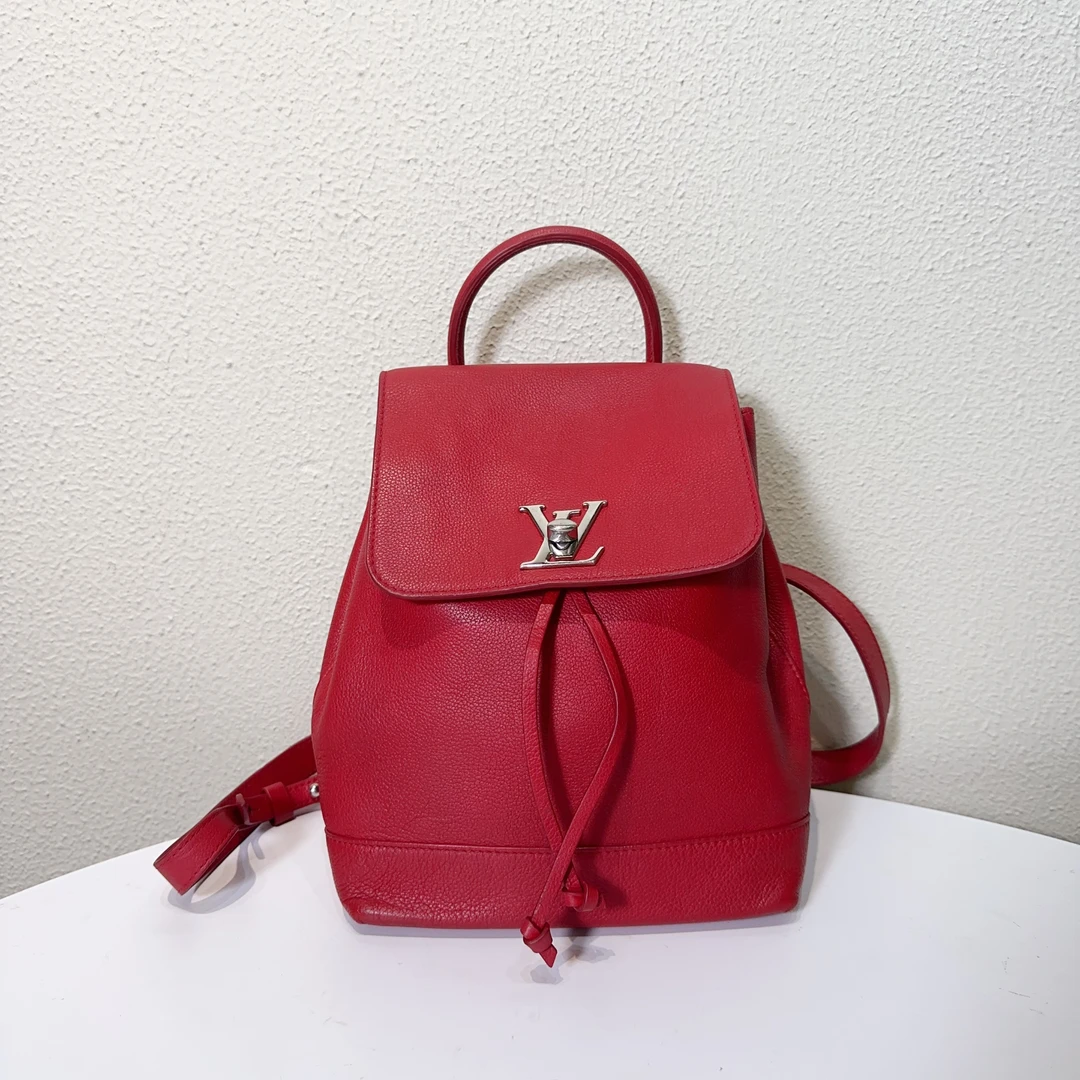 95新 LouisVuitton/路易威登 红色银扣lockme全皮双肩包