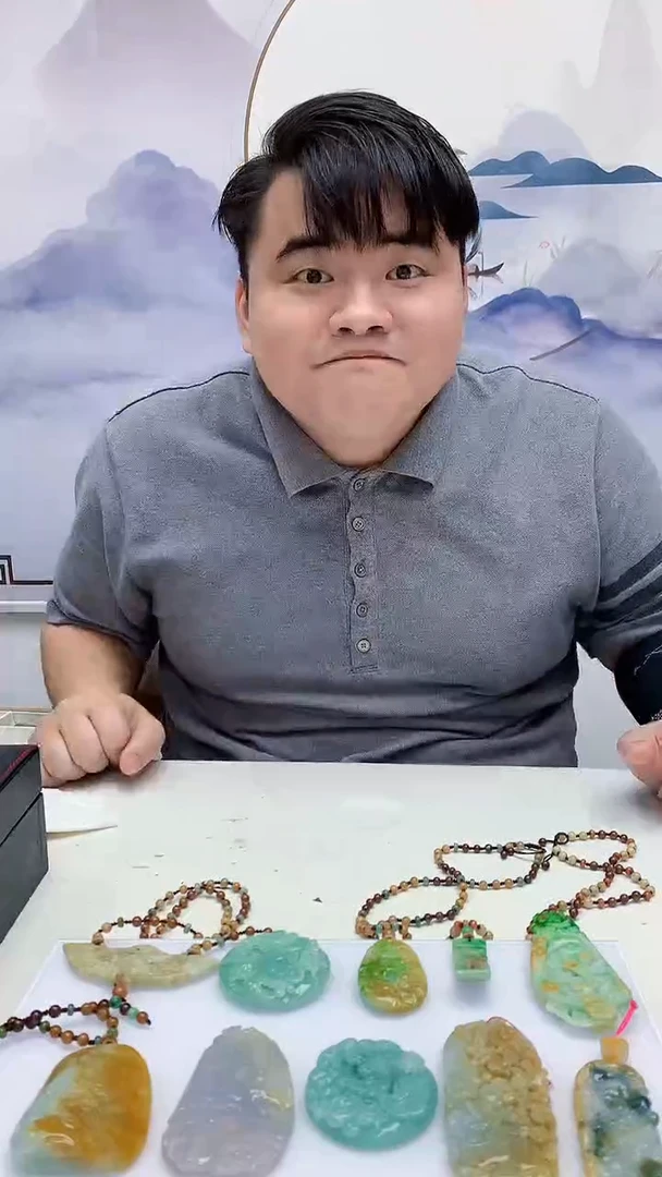 【闪购商品】定制翡翠未镶嵌5060MM-毛货挂件