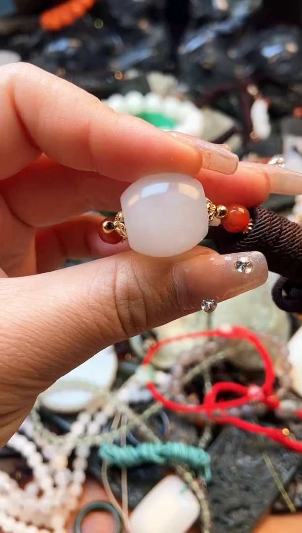 【闪购商品】石英质玉颈饰未镶嵌1