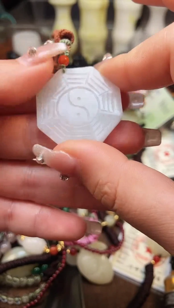 【闪购商品】翡翠挂件未镶嵌1