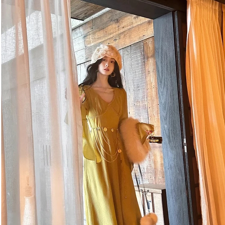 枫叶 女神感仙气花边喇叭袖加绒连衣裙秋冬高级气质长裙