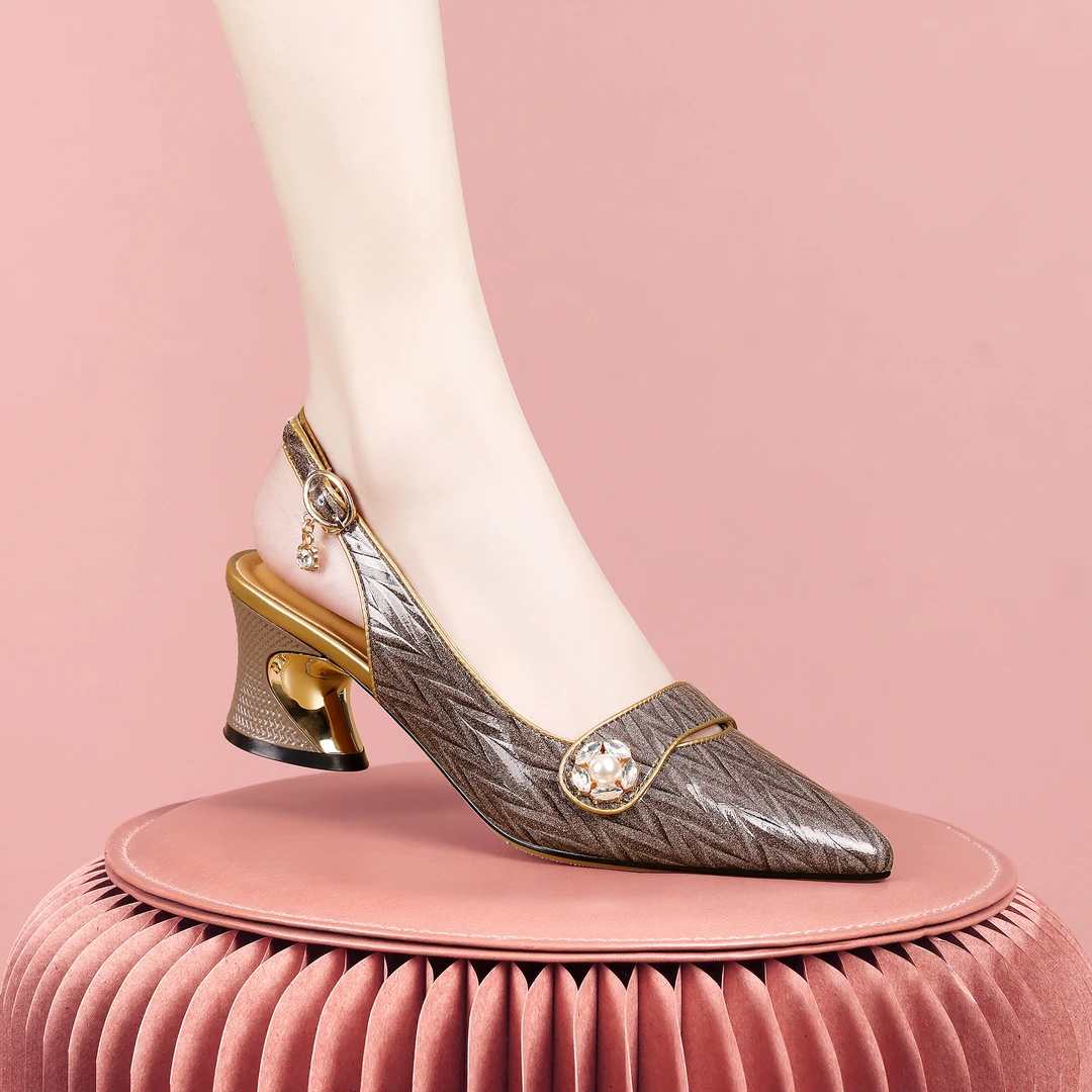 梵芮诗2024新款包头尖头水钻春夏优雅风气质时尚低跟女凉鞋-J0627