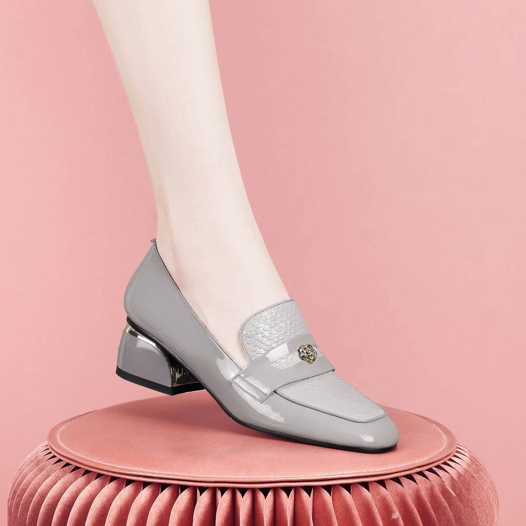 梵芮诗2024年秋季新款方头花朵装饰百搭通勤风拼色粗跟单鞋-H0061