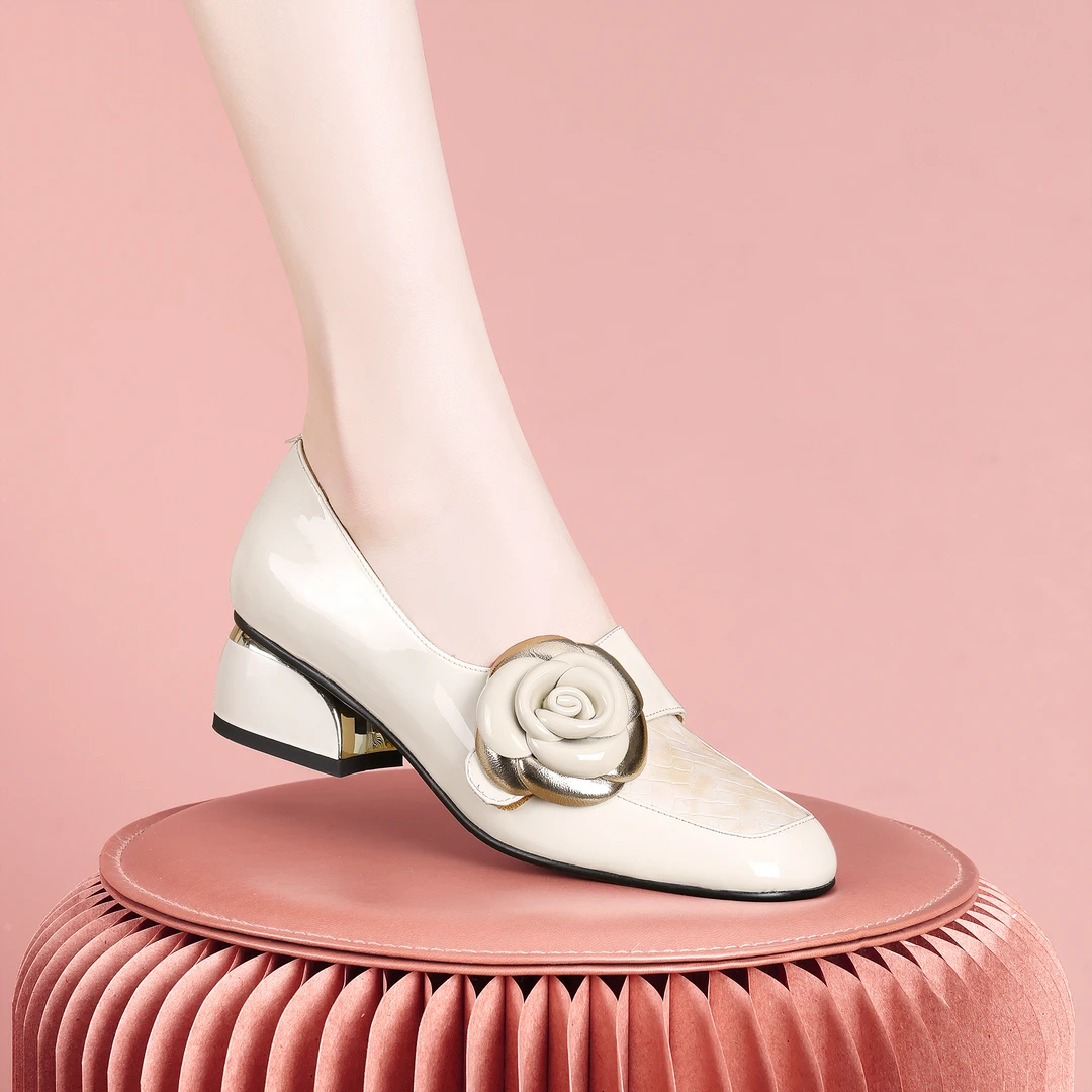 梵芮诗2024新款春夏季方头花朵装饰白色百搭甜美粗跟单鞋-H1002