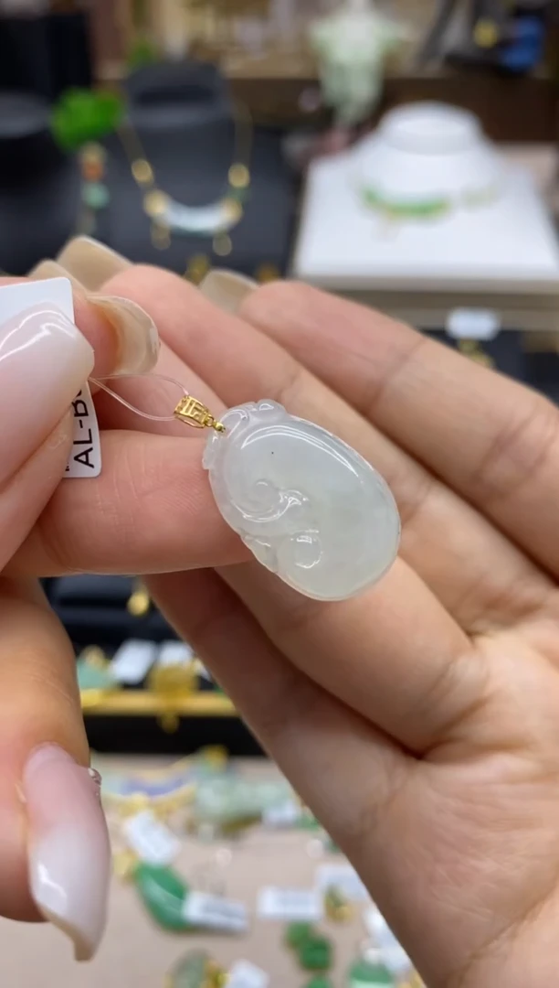 【闪购商品】翡翠颈饰18K金镶嵌净货10971