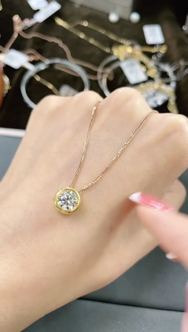 【闪购商品】合成碳硅石（莫桑石）吊坠(不含链)18K金镶嵌1