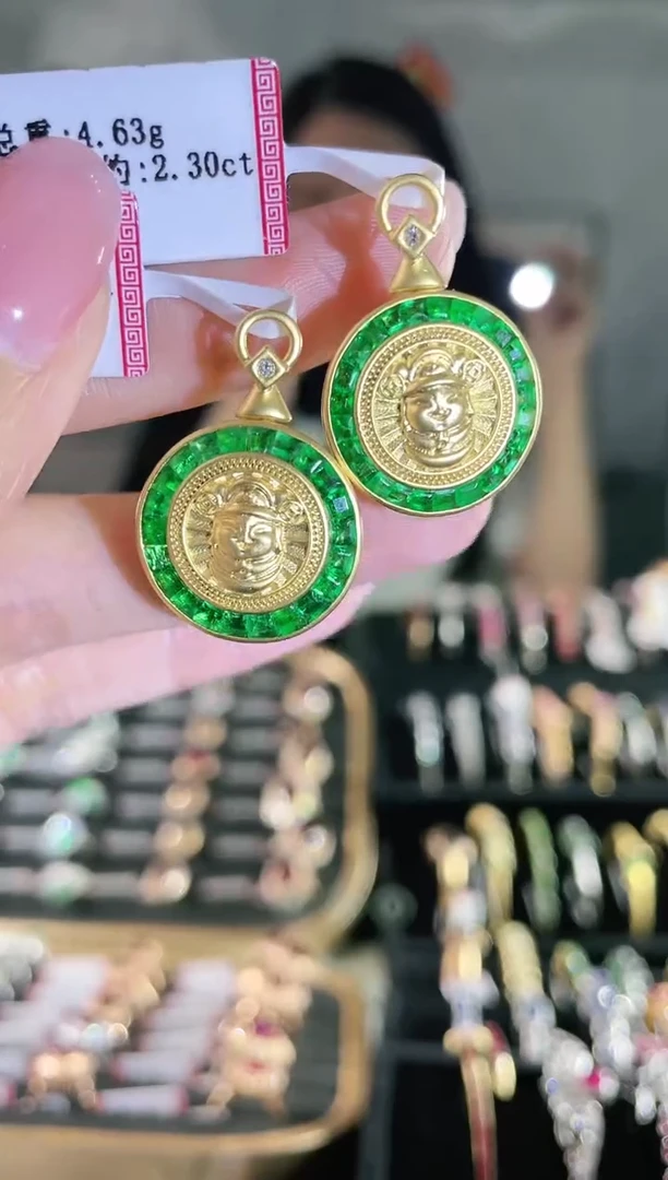 18K金镶嵌天然祖母绿吊坠（多样性发其1）