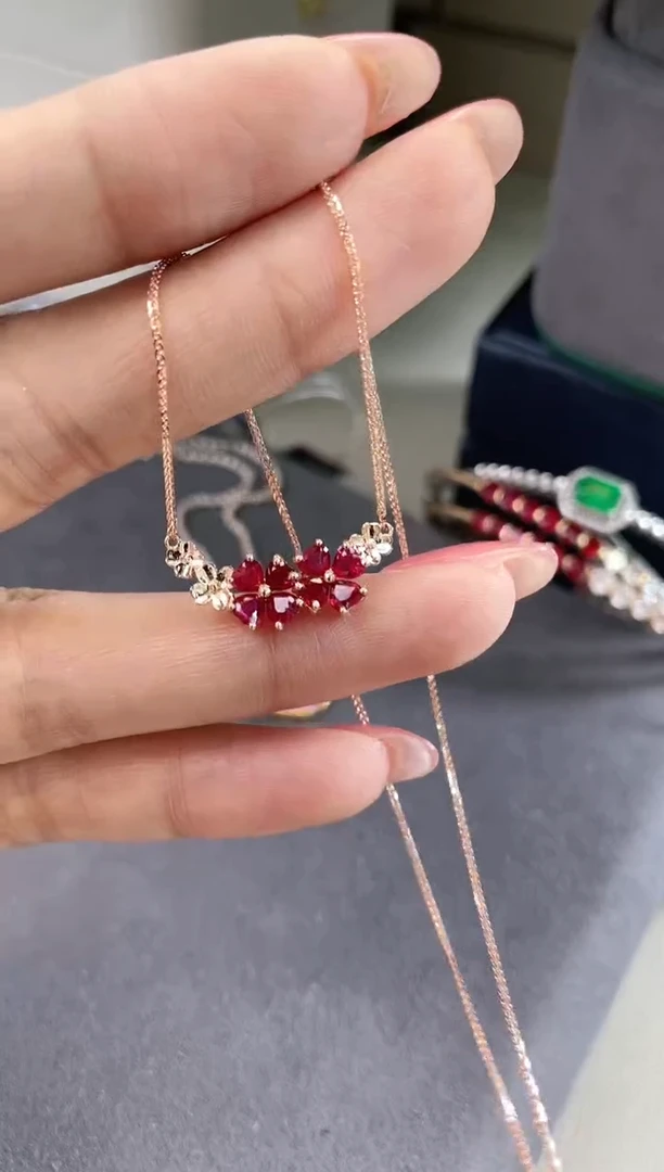 18K金镶嵌天然红宝石项链，K玫