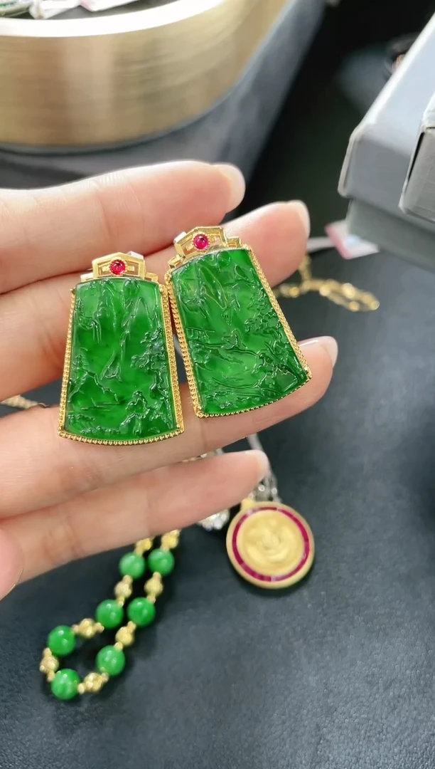 【闪购商品】翡翠吊坠(不含链)18K金镶嵌多样性发其1