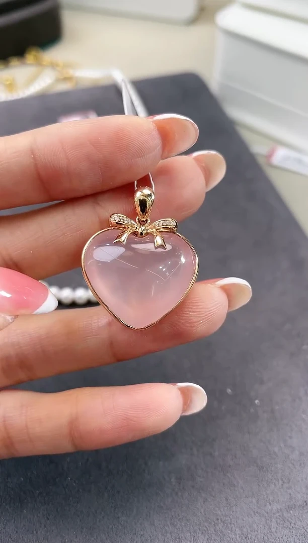 18K金镶嵌芙蓉石吊坠