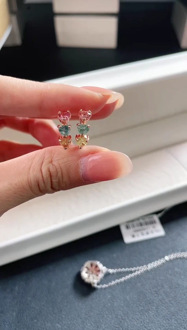 【闪购商品】碧玺耳饰银S925镶嵌77776867867