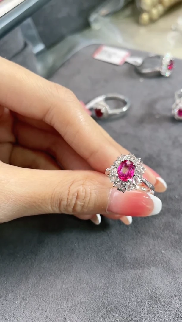 【闪购商品】红宝石戒指18K金镶嵌.