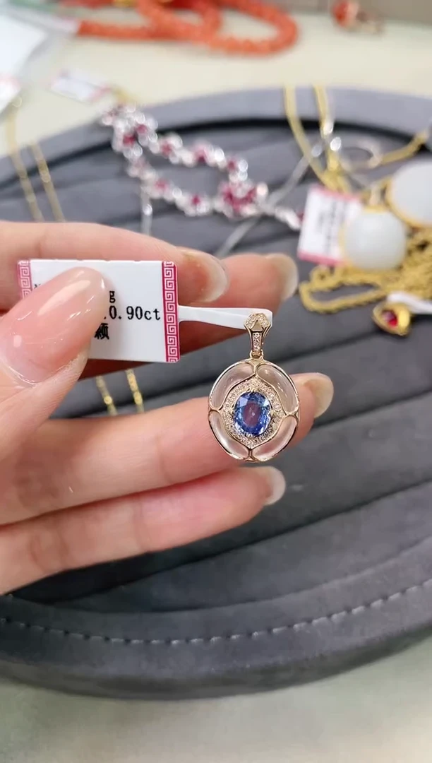 18K金镶嵌天然蓝宝石吊坠，K玫