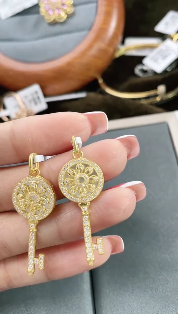 【闪购商品】贝壳吊坠18K金镶嵌多样性发其1