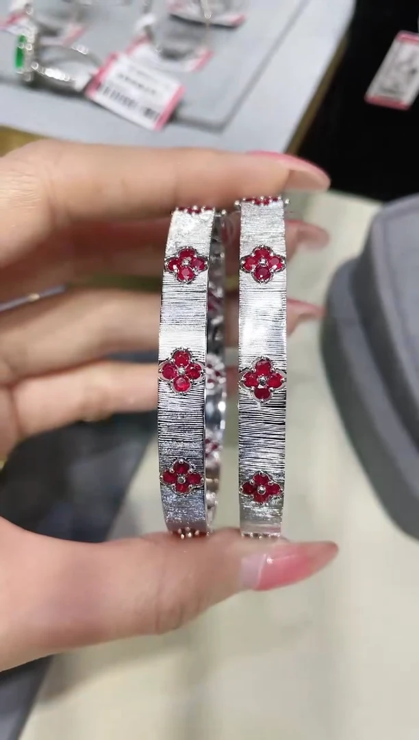 18K金镶嵌天然红宝石手镯（ 多样性发其1）