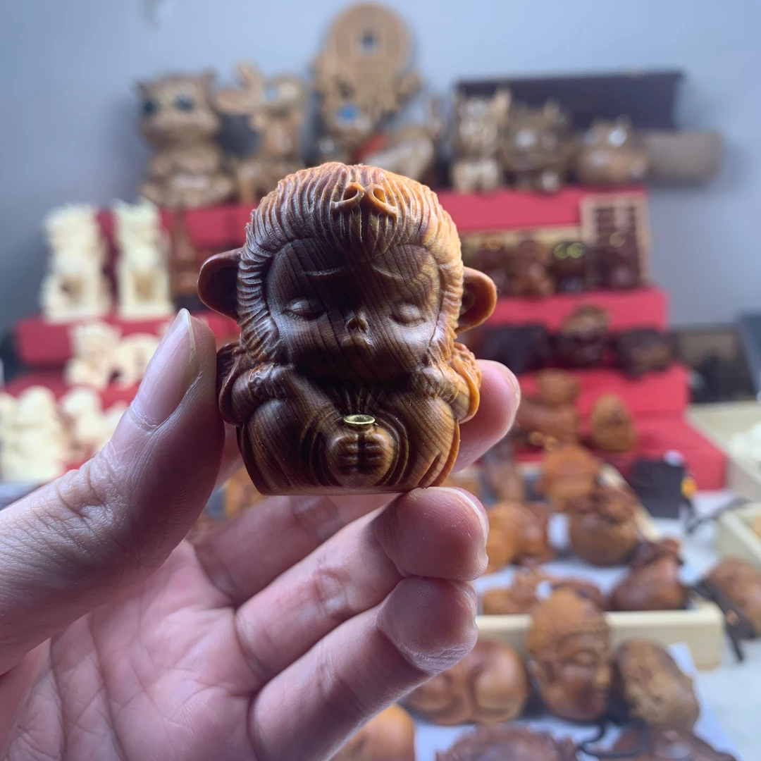 高货哦 陈化料崖柏透光悟空宝宝手把件