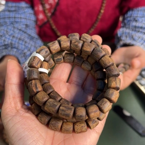 沉香手串乌身12克卡1.0多样性发1条