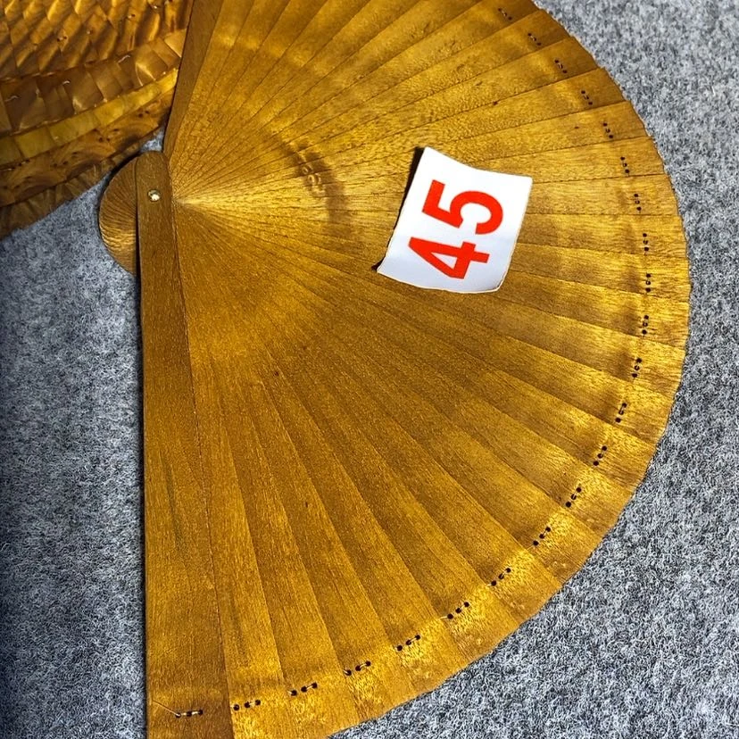 【闪购商品】金丝楠努****）金丝楠木手把件扇子