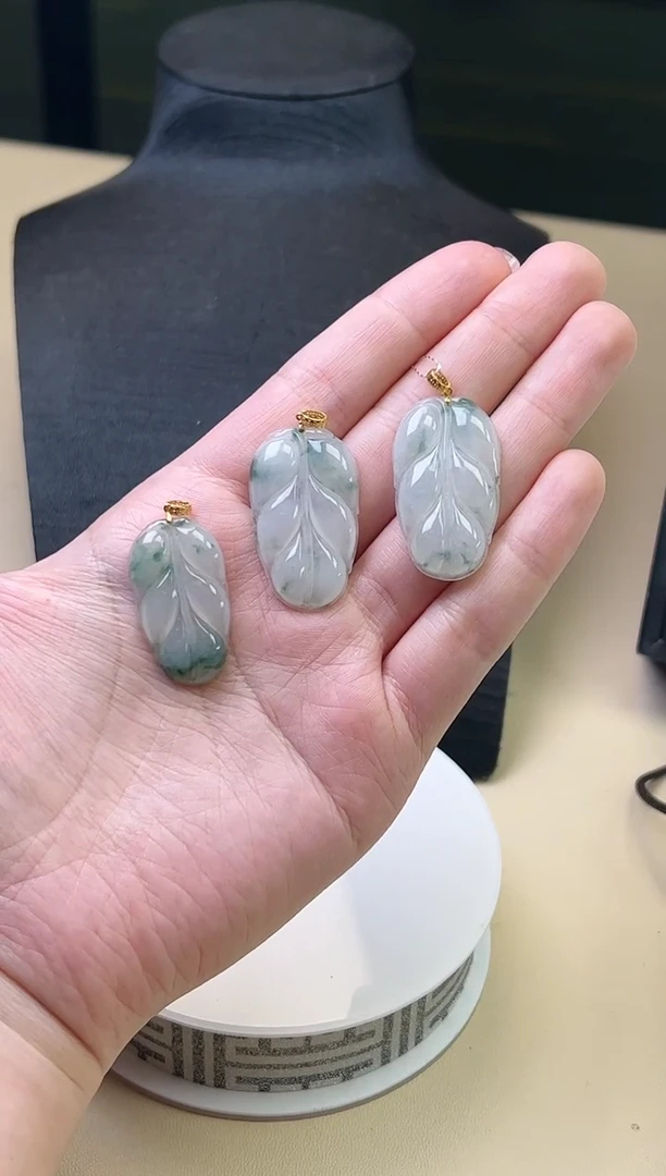 【闪购商品】翡翠颈饰18K金镶嵌YM687-6飘花冰叶多样性发一