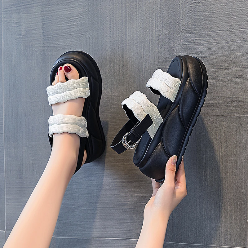 一字扣凉鞋女2024夏季新款小个子厚底增高罗马拼色沙滩凉鞋7809-5