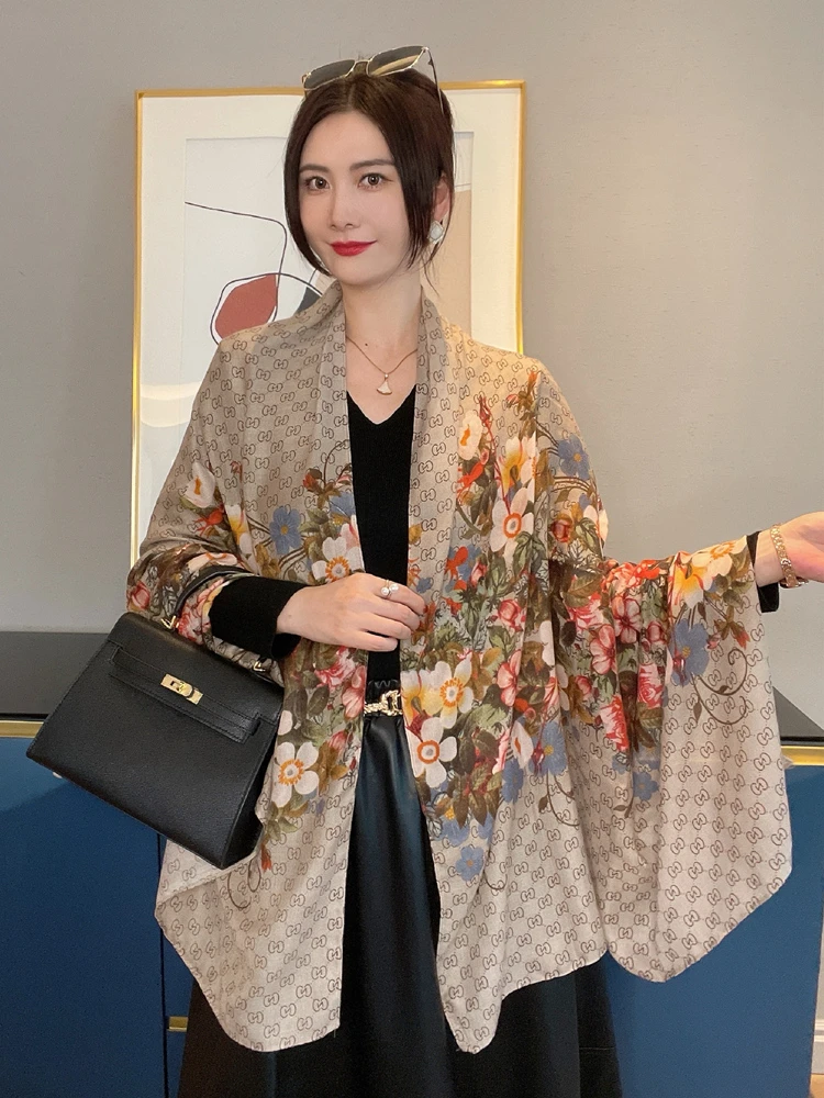 （粉丝专享）格子披肩外搭女丝巾女薄款气质护肩颈百搭冬季围巾长款