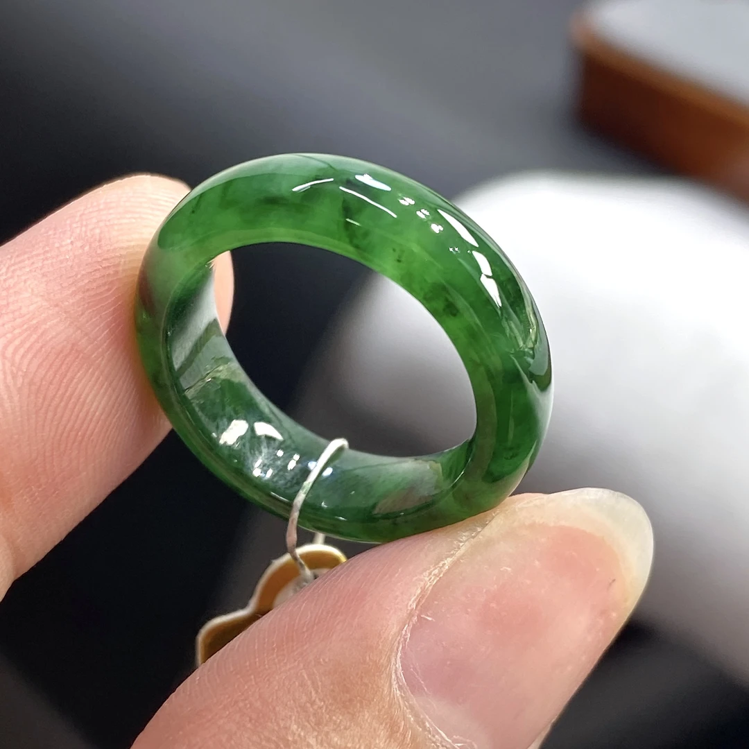 11号 天然缅甸A货 老坑冰满绿飘辣绿翡翠玉戒指 内径16mm精美