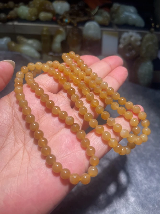 新疆和田玉且末金山糖白卡六108黄金糖色