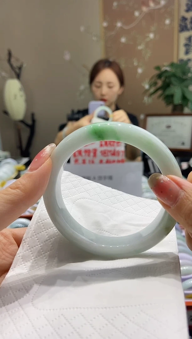 【闪购商品】翡翠手镯未镶嵌60.7圈口