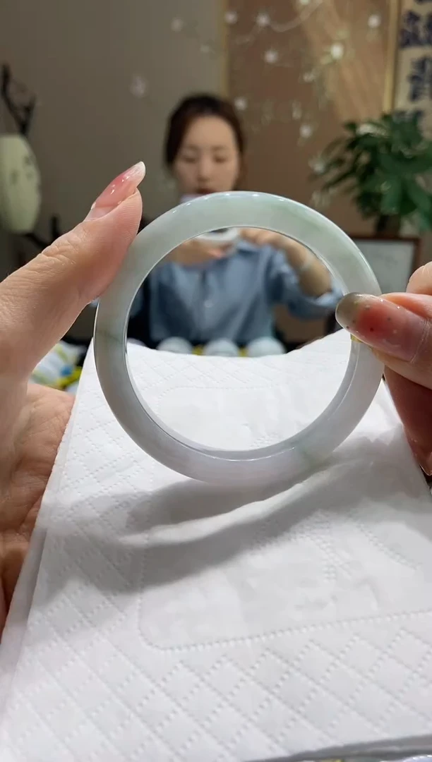 【闪购商品】翡翠手镯未镶嵌56.3圈口