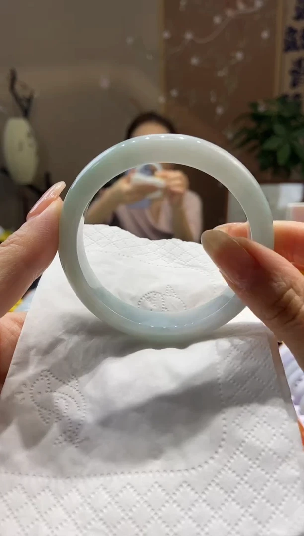 【闪购商品】翡翠手镯未镶嵌57.8圈口