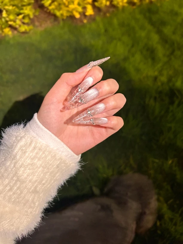 秋冬氛围感手工穿戴甲琉璃猫眼美甲可拆卸纯欲爆闪冰透裸色