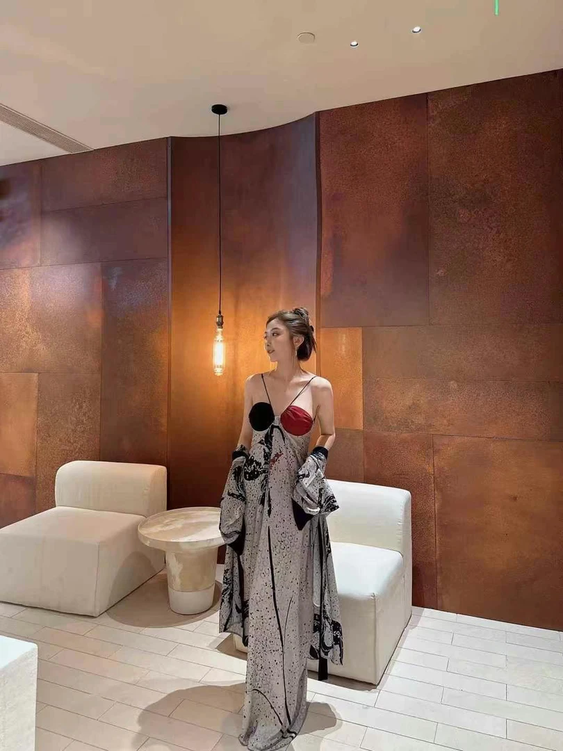 What 小众设计师款度假裙