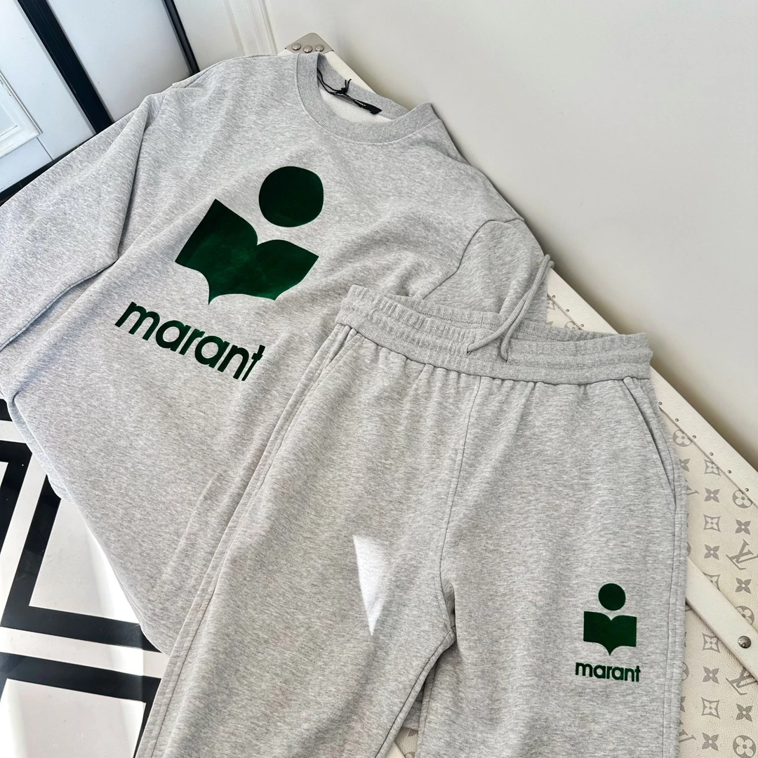 设计师灰色运动套装