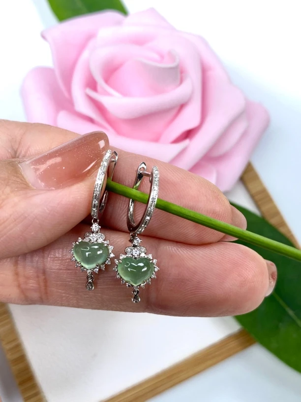 冰晴爱心18k金镶嵌耳坠