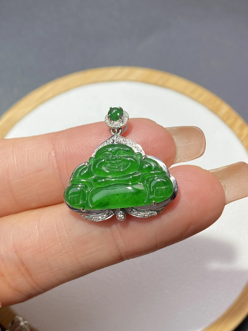 18k金镶嵌危料冰绿佛公吊坠