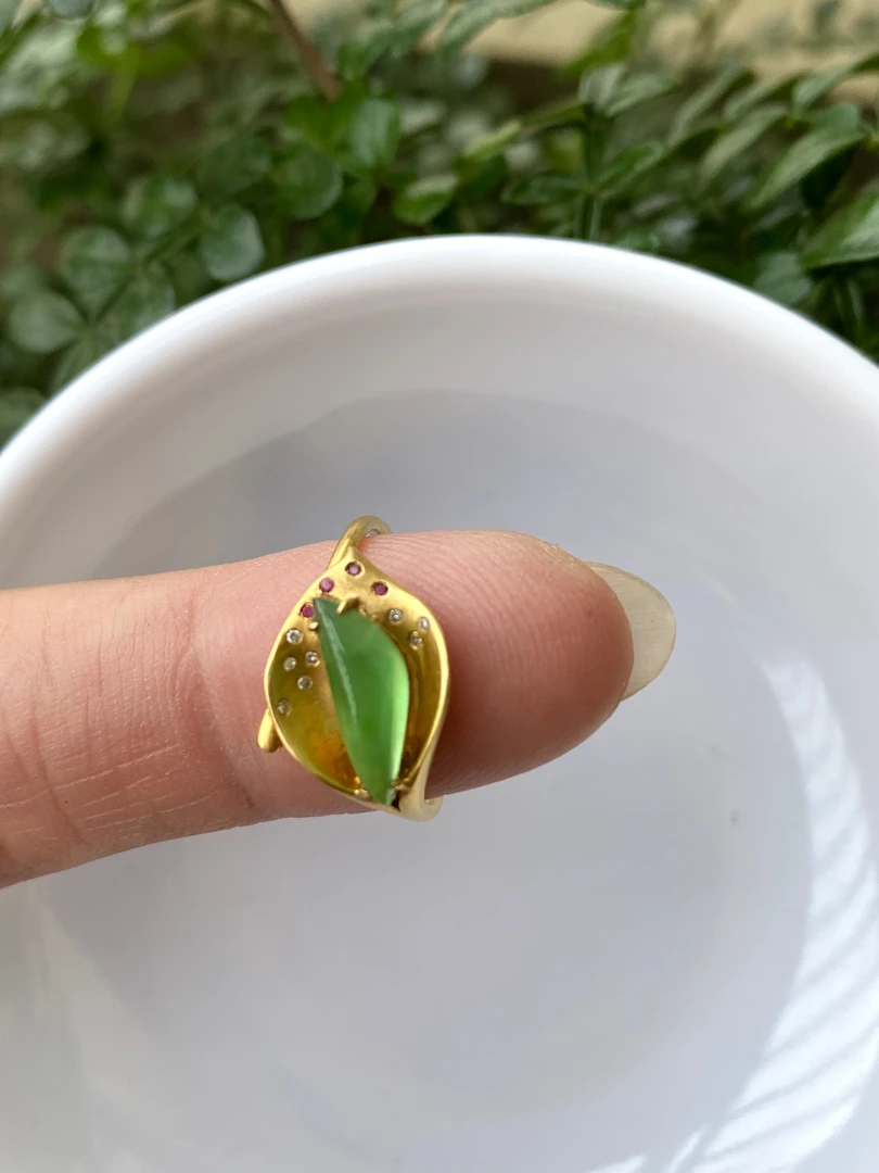 冰种荧光随型戒指18k金镶嵌