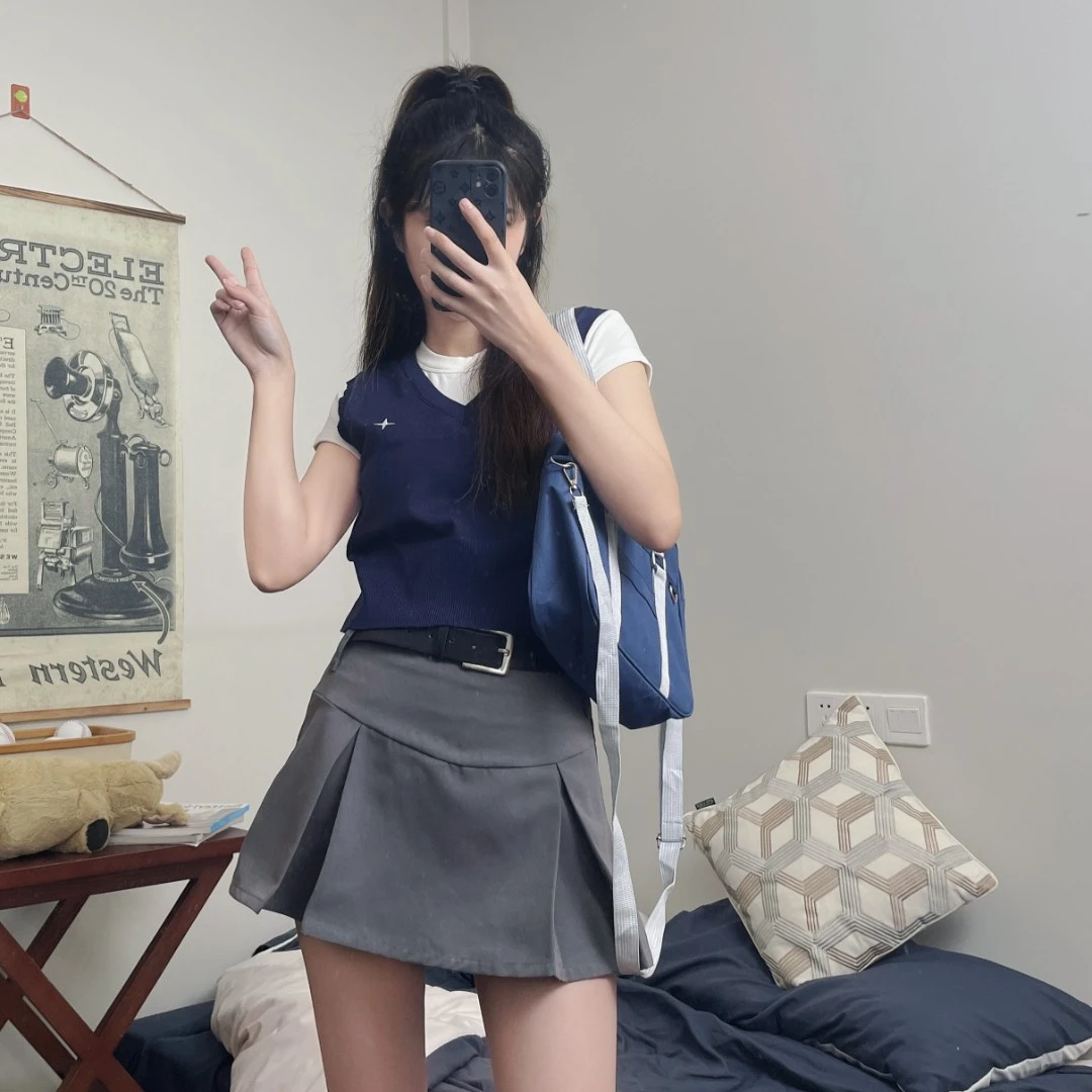 【清仓】学院风星星刺绣背心JK学院风小白t灰色短裙