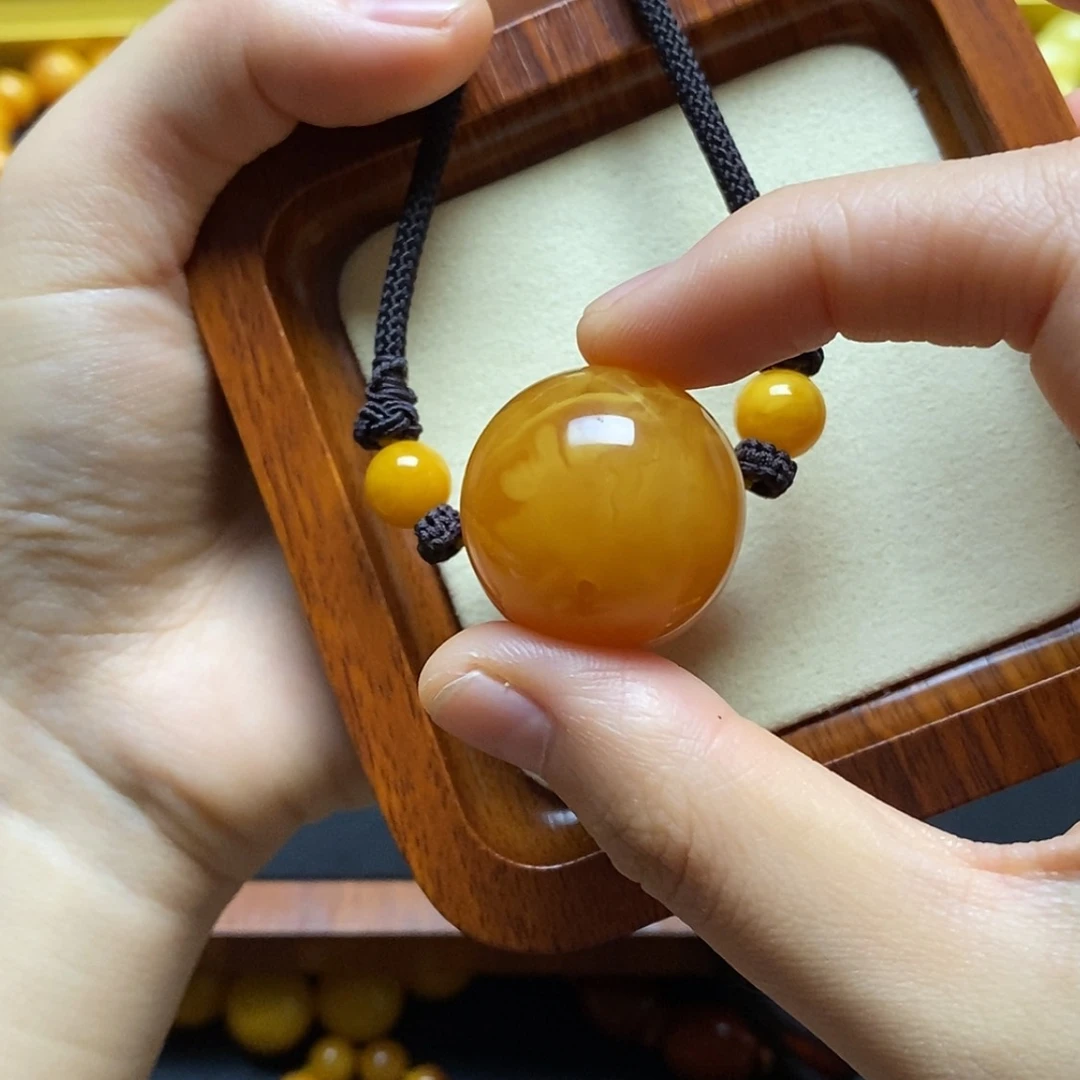 【闪购商品】蜜蜡裸石未镶嵌静***忆项链