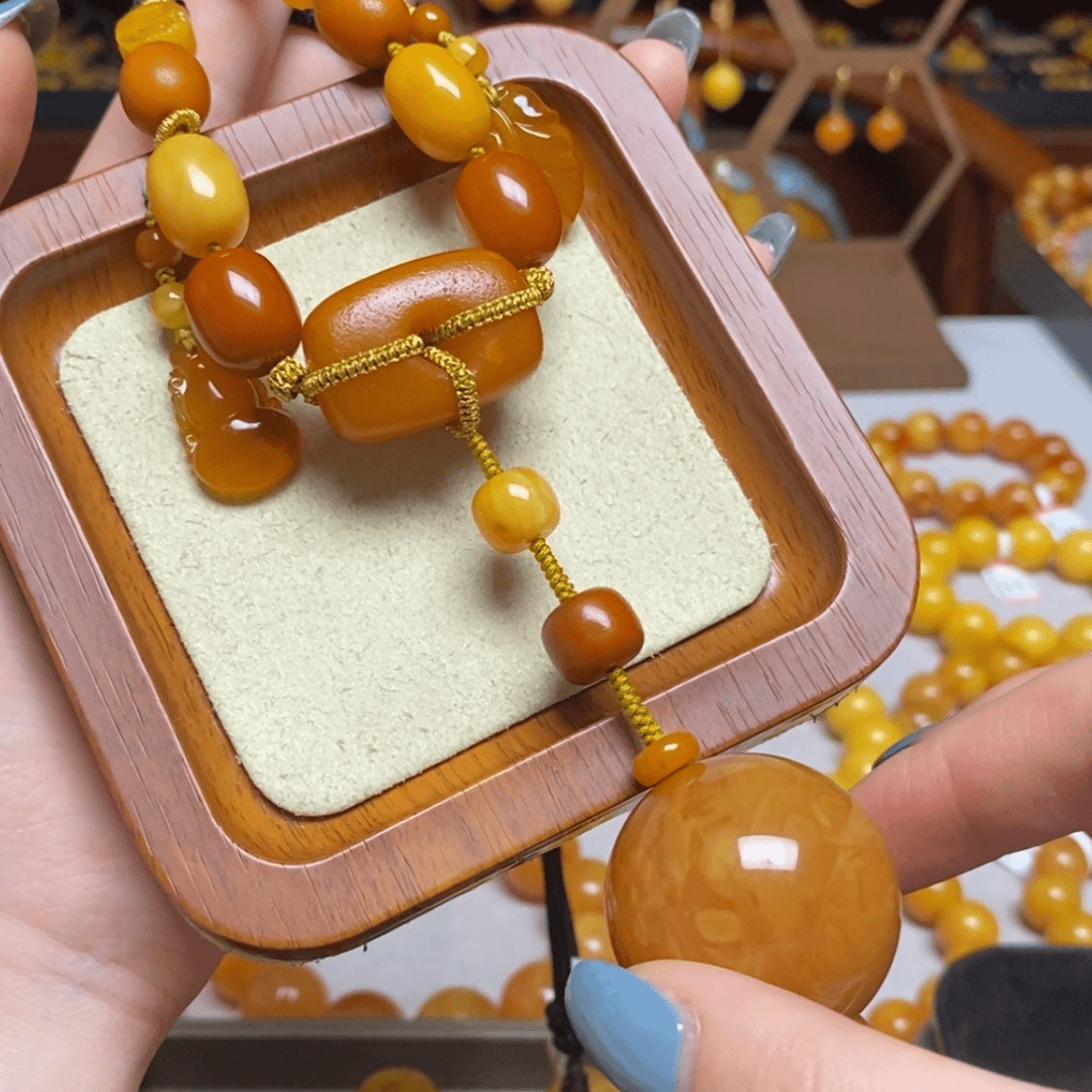 【闪购商品】蜜蜡裸石未镶嵌项链