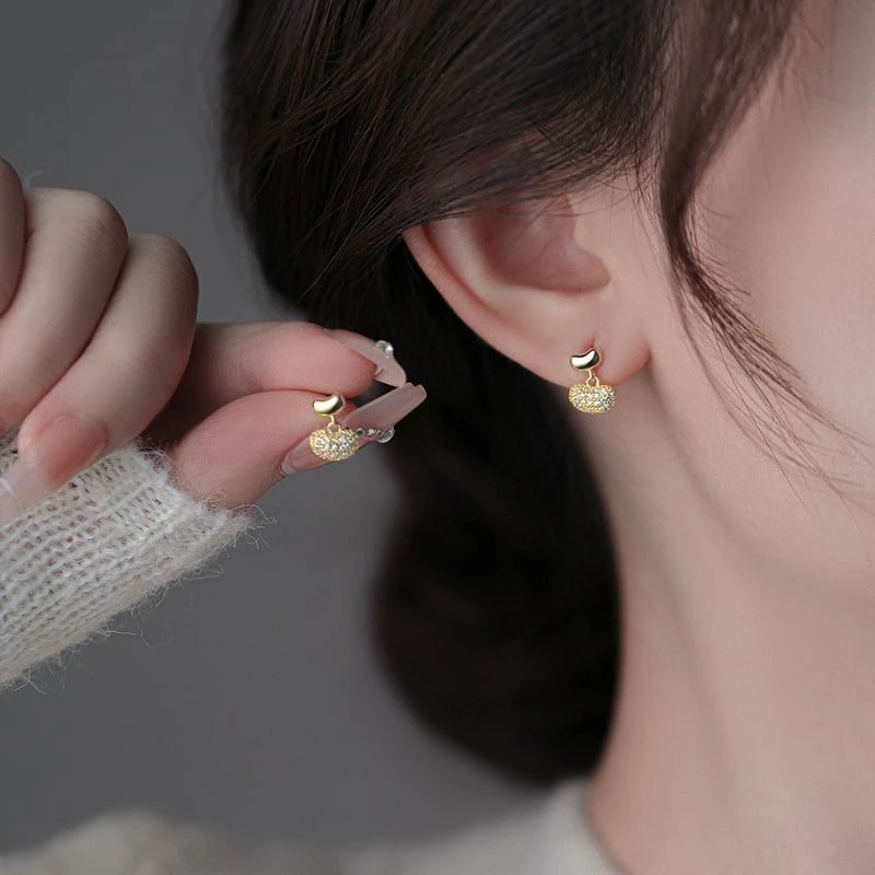 网红微镶满钻豌豆公主耳钉女简约精致新款耳环小众高级感通勤耳饰
